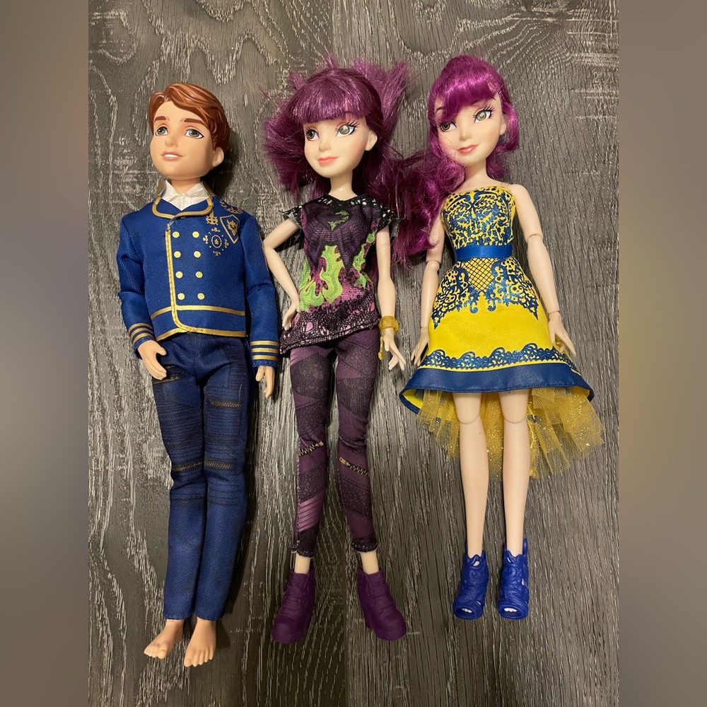 Descendants dolls 3 lot